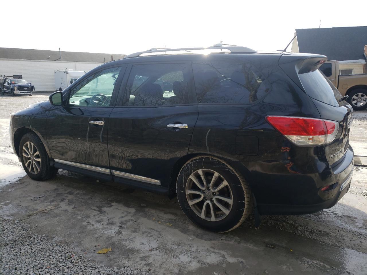 2013 NISSAN PATHFINDER - Фото 2