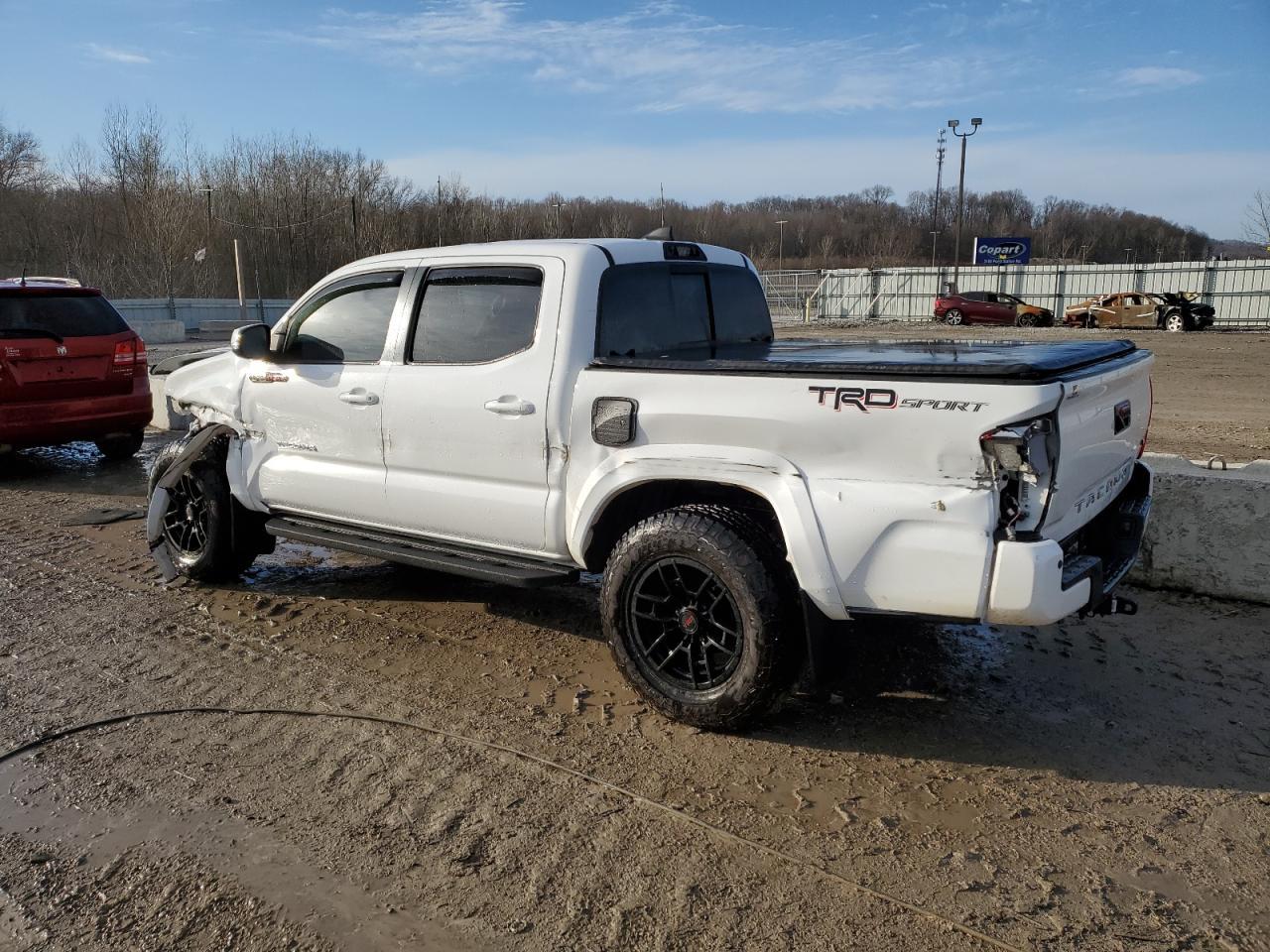2017 TOYOTA TACOMA DOU - Фото 2