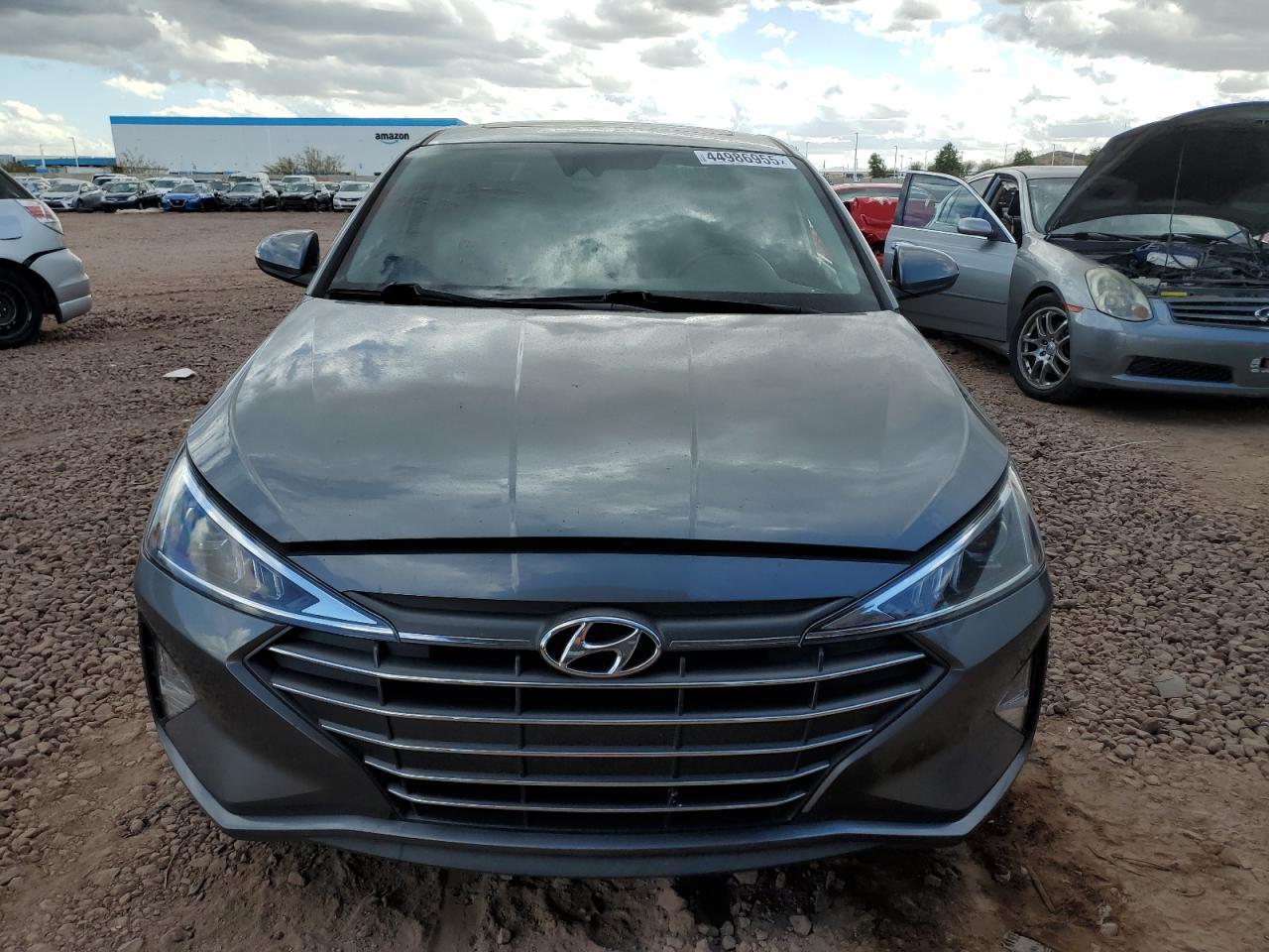 2019 HYUNDAI ELANTRA SE - Image 5