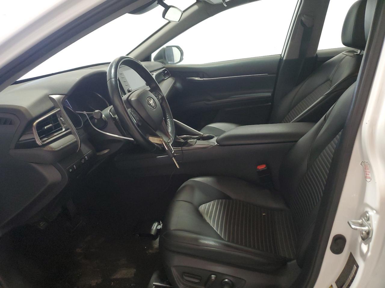 2021 TOYOTA CAMRY SE - Фото 7
