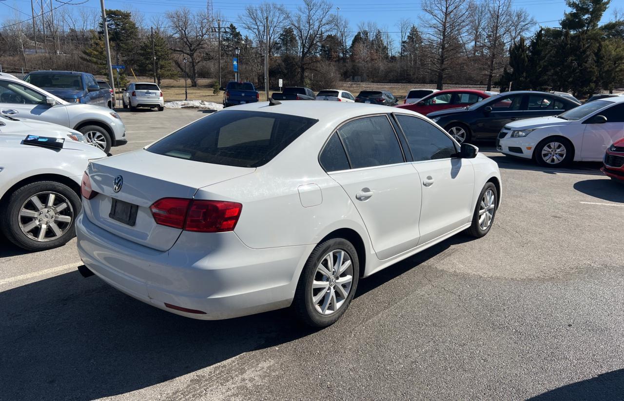 2014 VOLKSWAGEN JETTA SE - Image 4