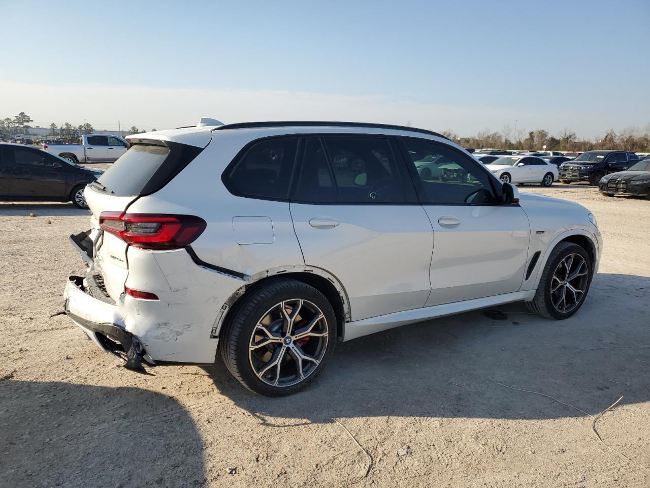 2022 BMW X5 XDRIVE4 - Image 3