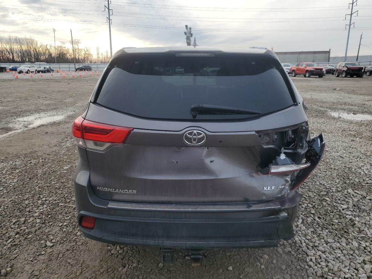 2018 TOYOTA HIGHLANDER - Фото 6