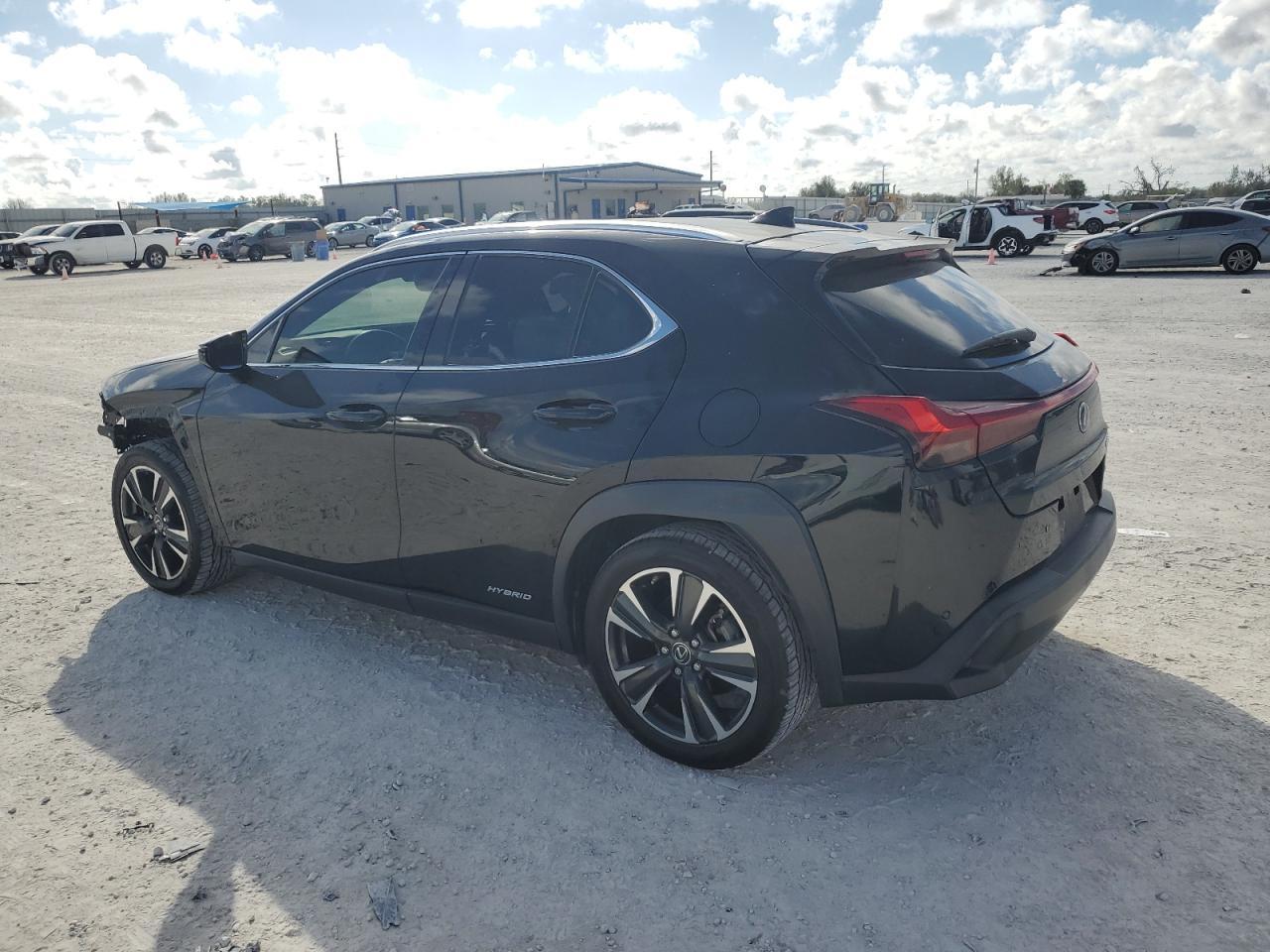2020 LEXUS UX 250H - Фото 2