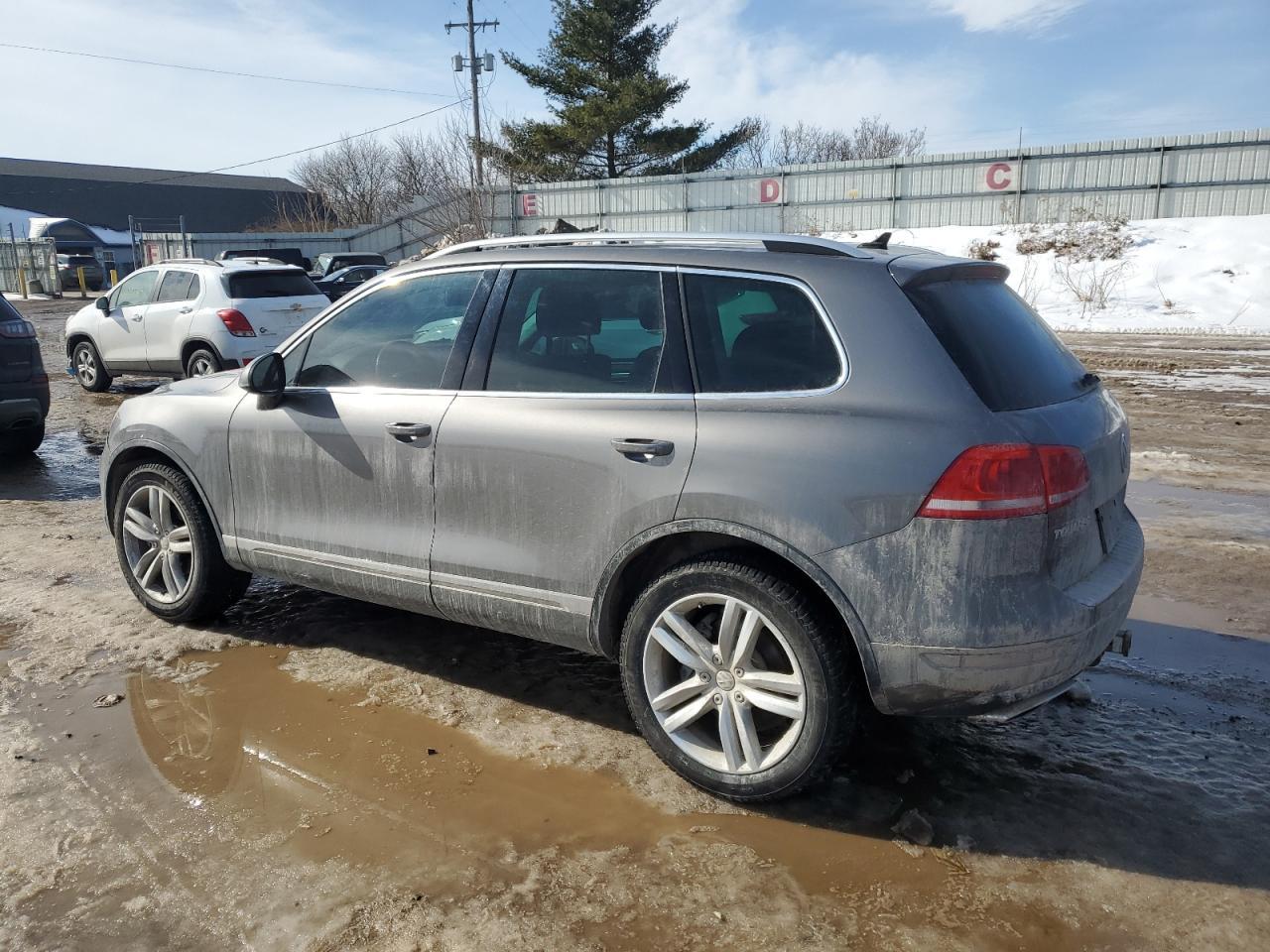 2012 VOLKSWAGEN TOUAREG V6 - Фото 2