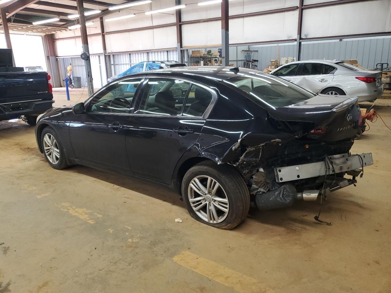 2012 INFINITI G37 - Image 2