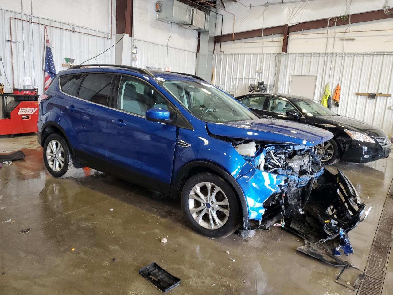2017 FORD ESCAPE SE - Image 4
