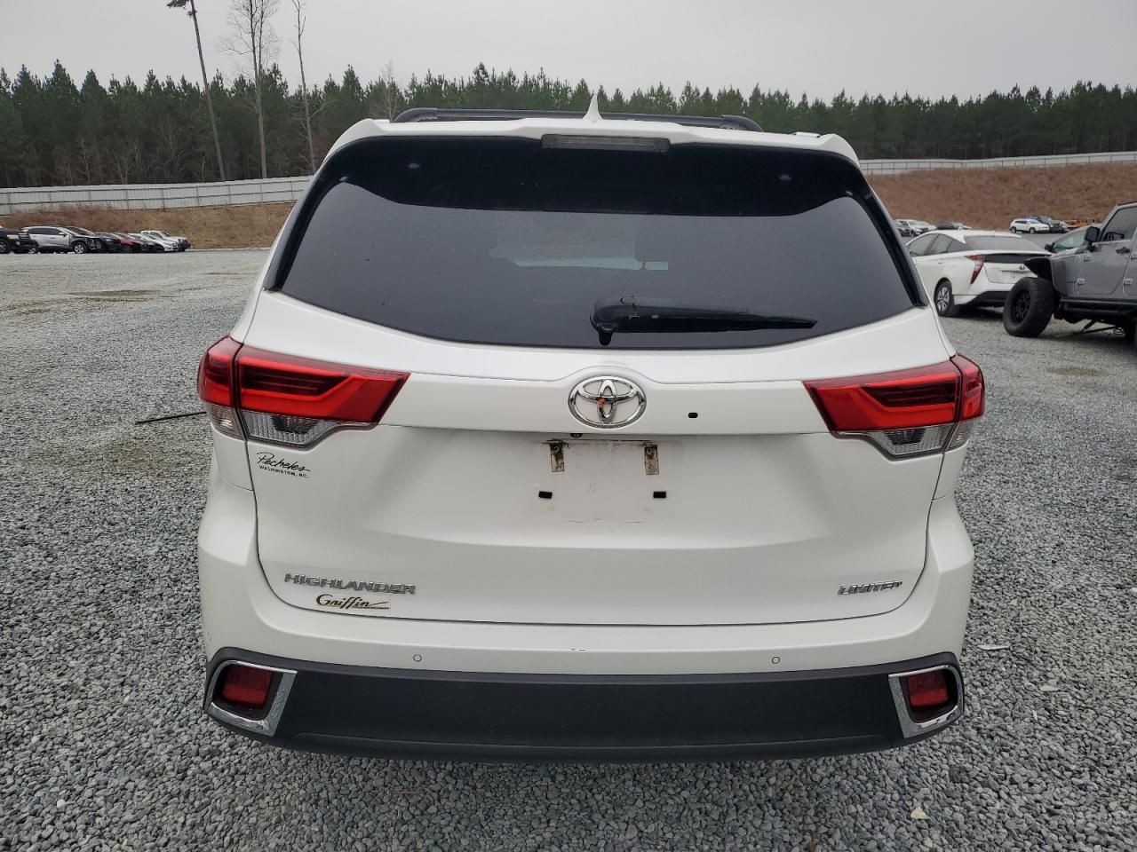 2019 TOYOTA HIGHLANDER - Image 6