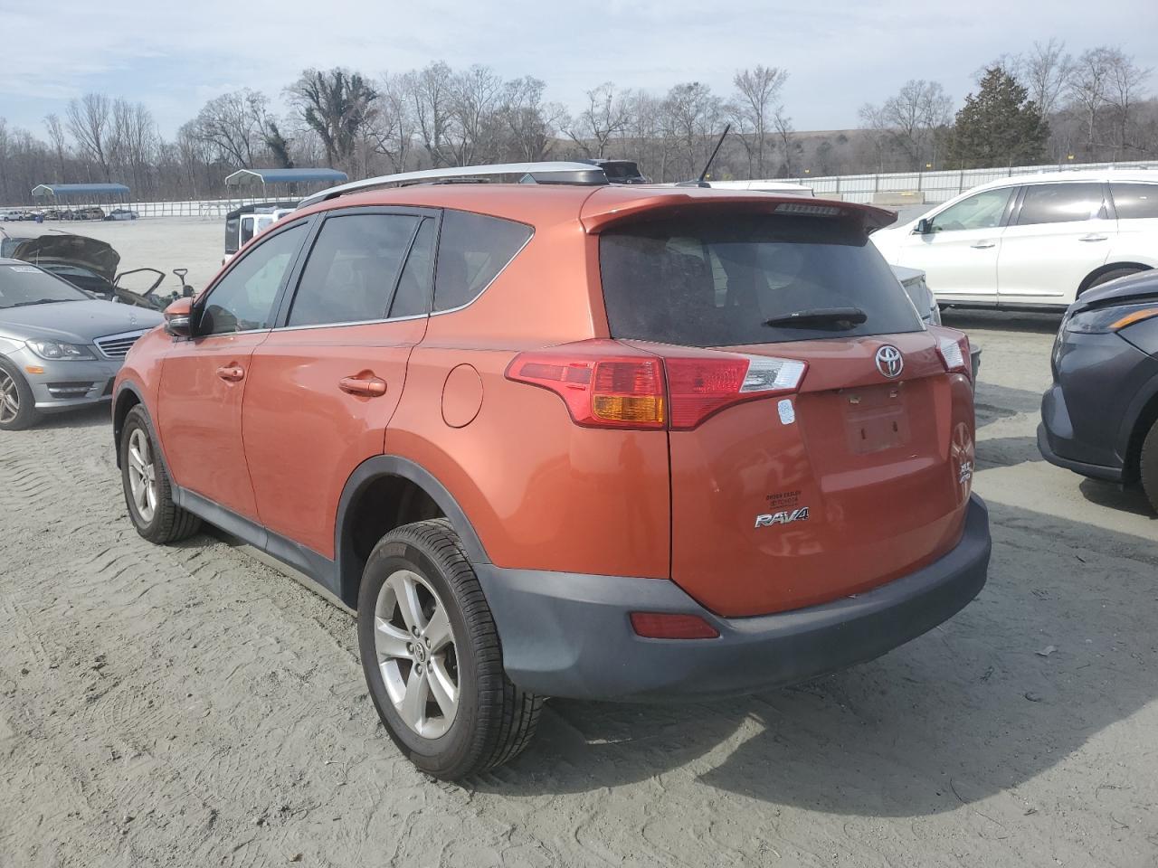 2015 TOYOTA RAV4 XLE - Image 2