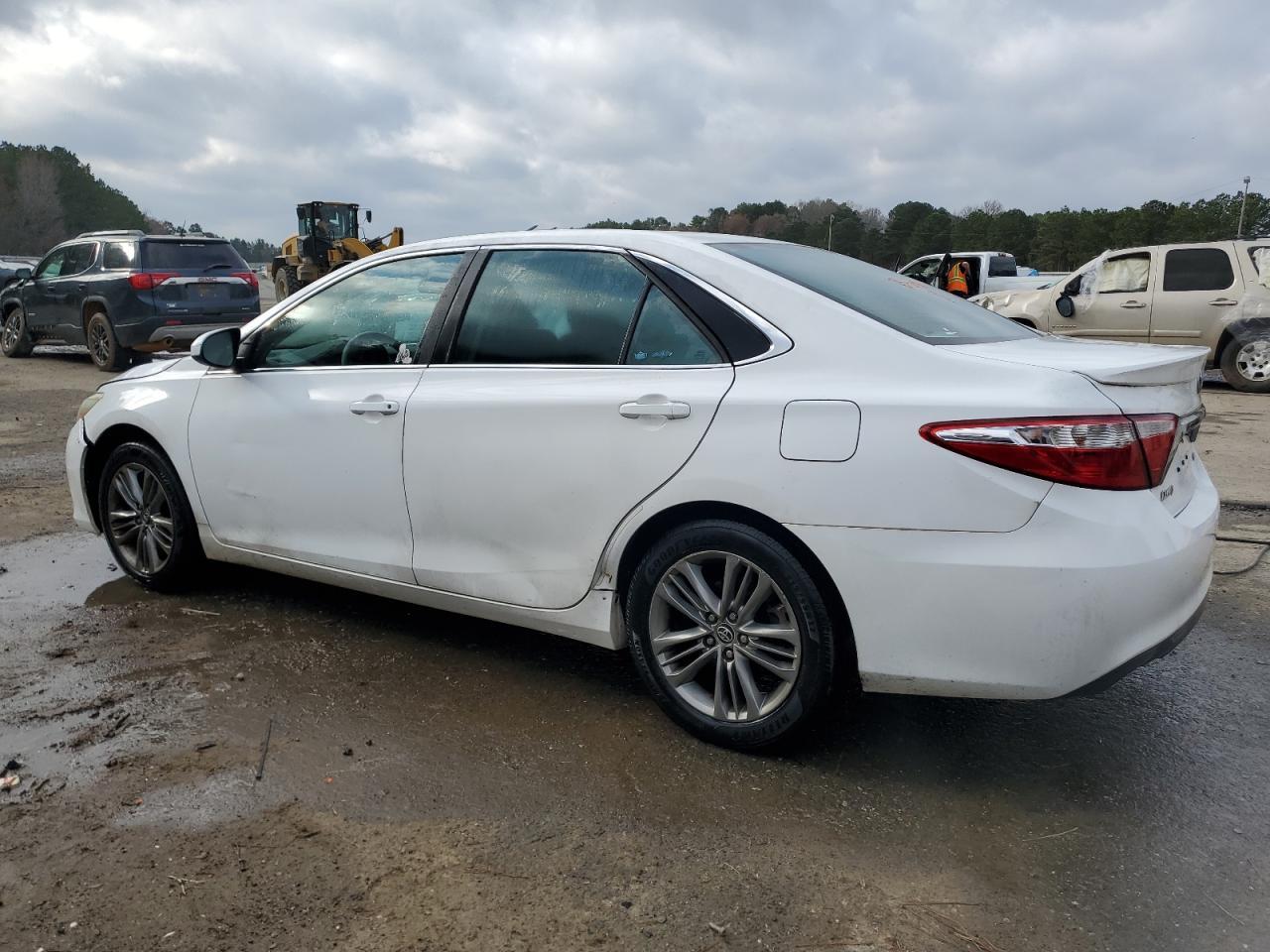 2016 TOYOTA CAMRY LE - Фото 2