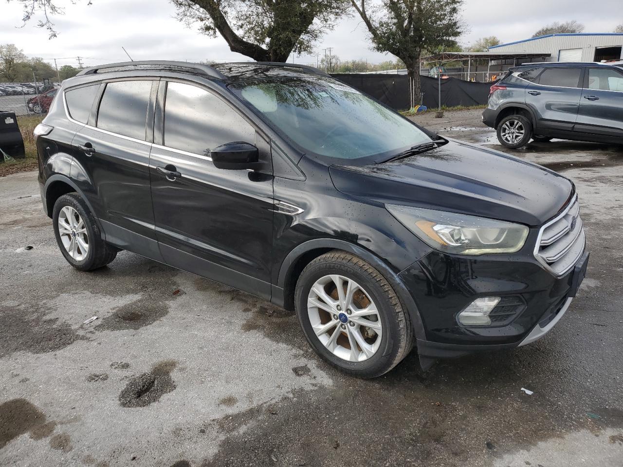 2017 FORD ESCAPE SE - Фото 4
