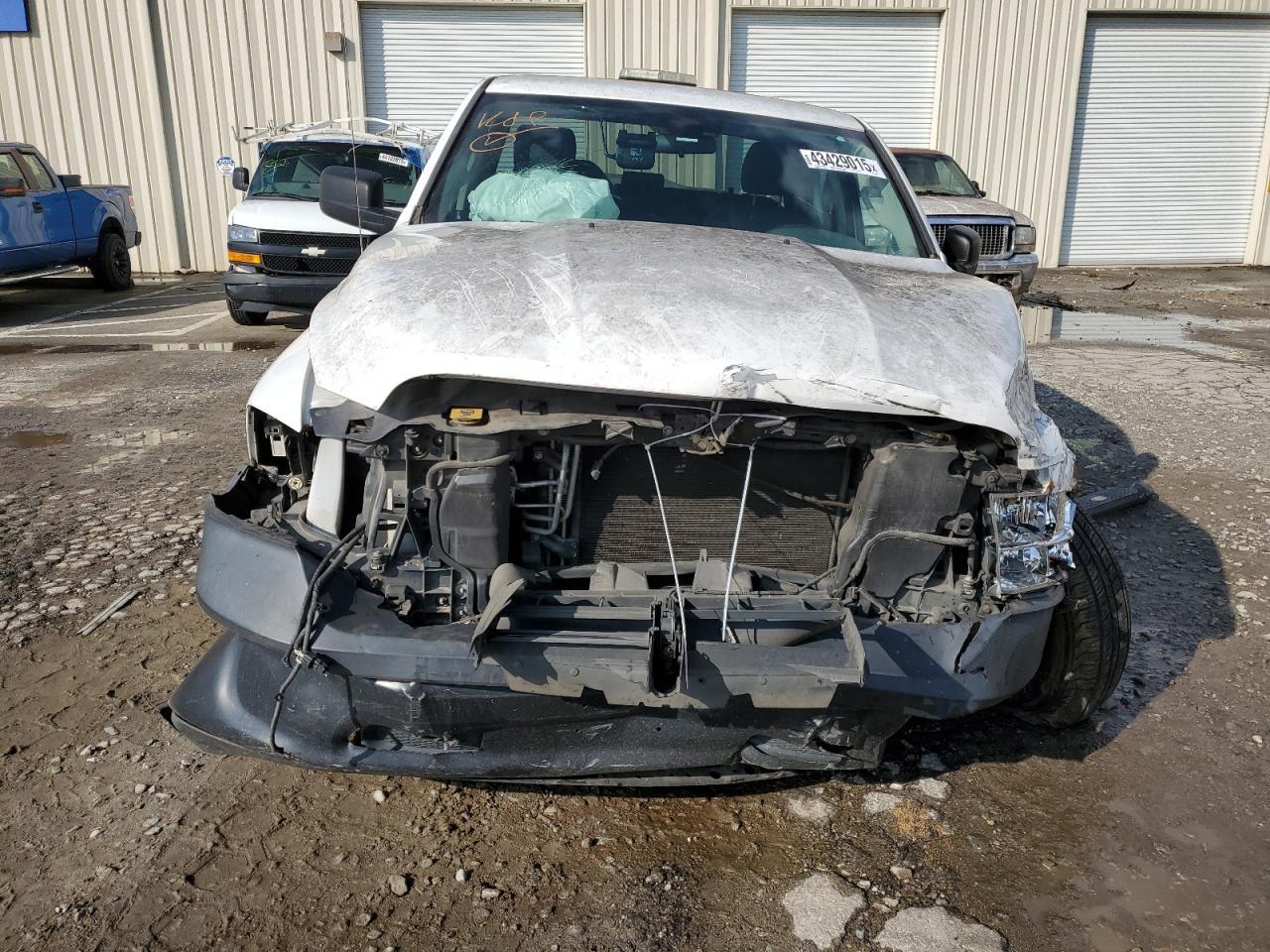 2017 RAM 1500 ST - Image 5