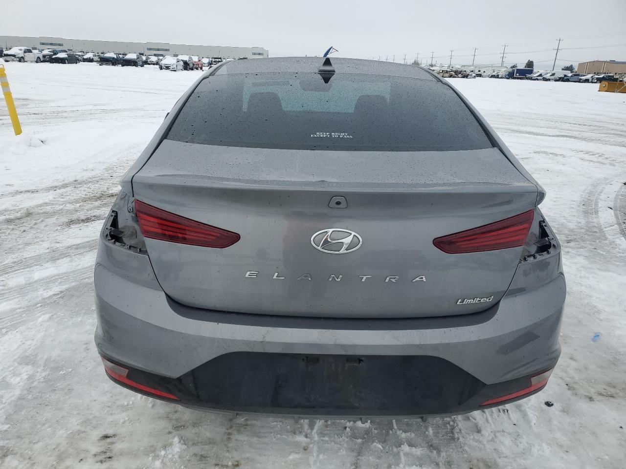 2019 HYUNDAI ELANTRA SE - Фото 6