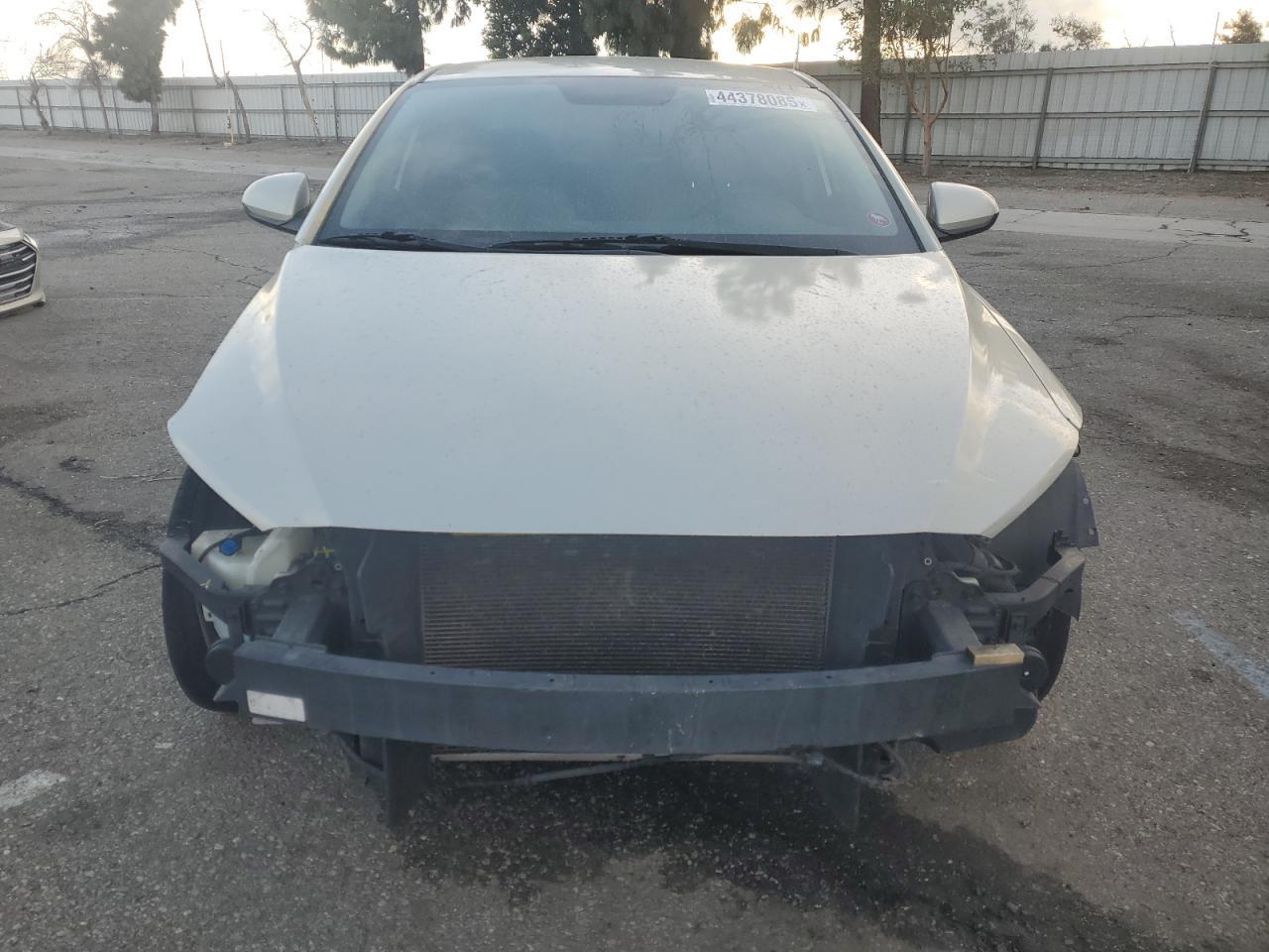 2017 HYUNDAI ELANTRA SE - Фото 5