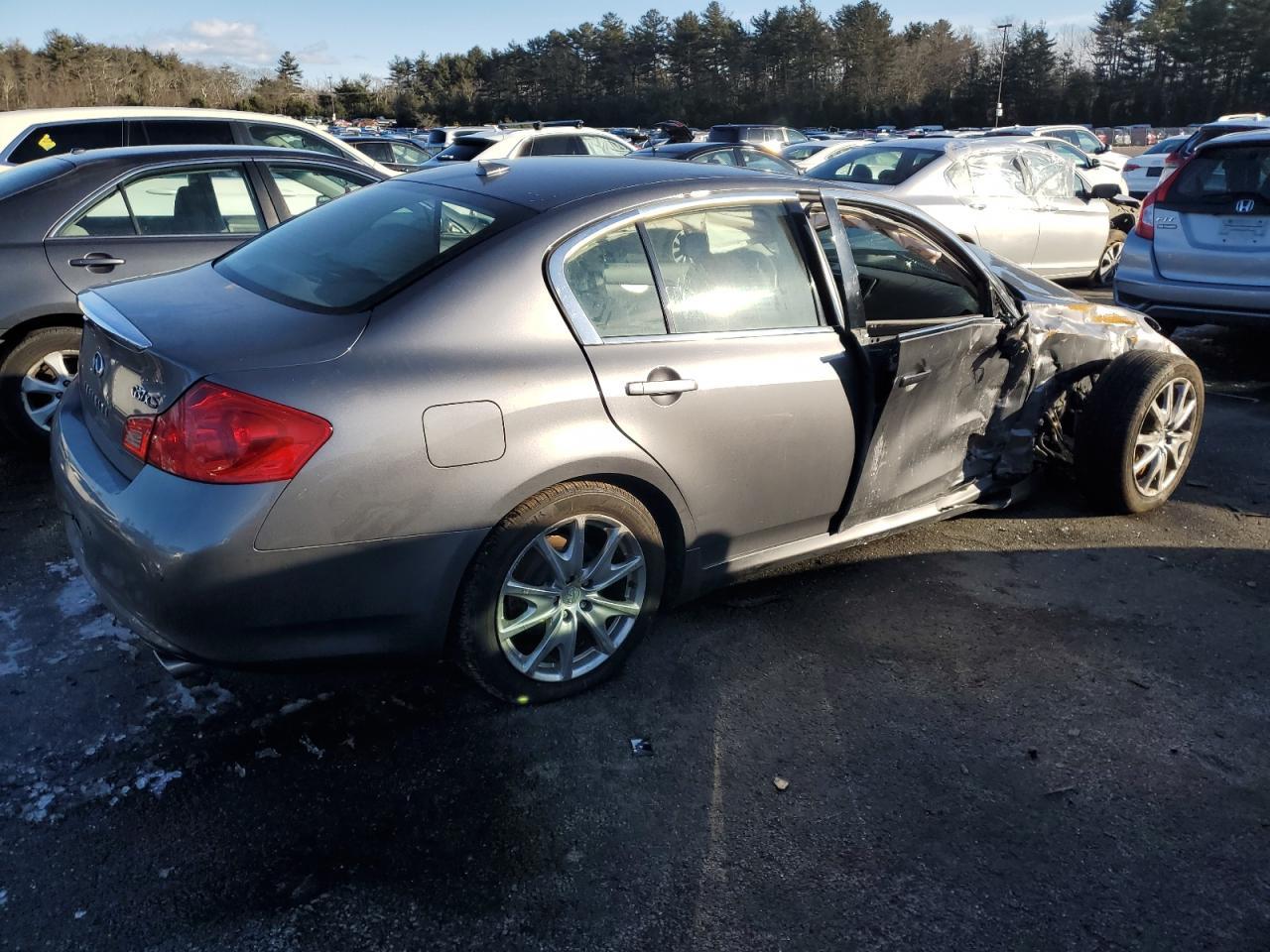 2012 INFINITI G37 - Image 3