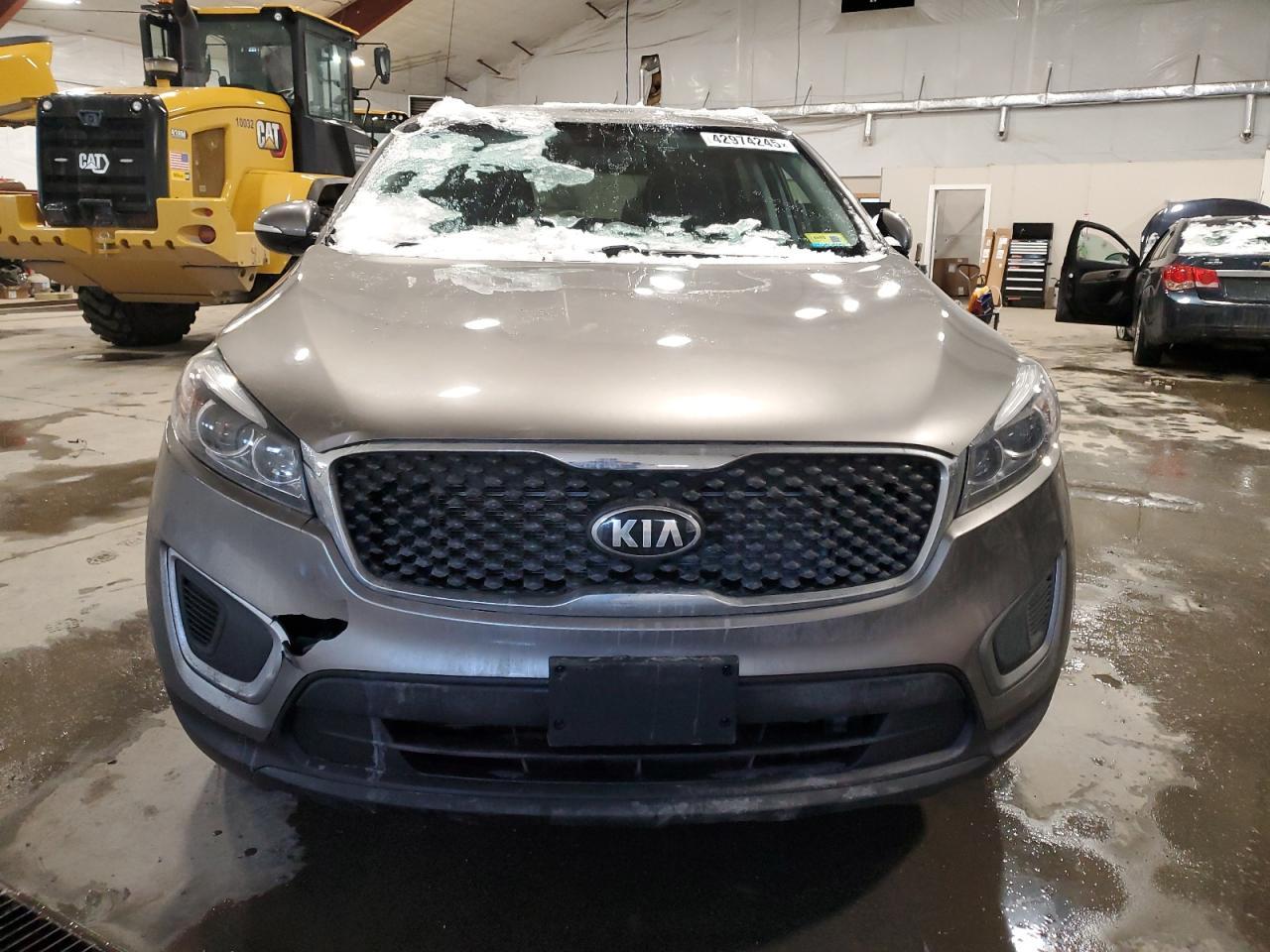 2016 KIA SORENTO LX - Image 5