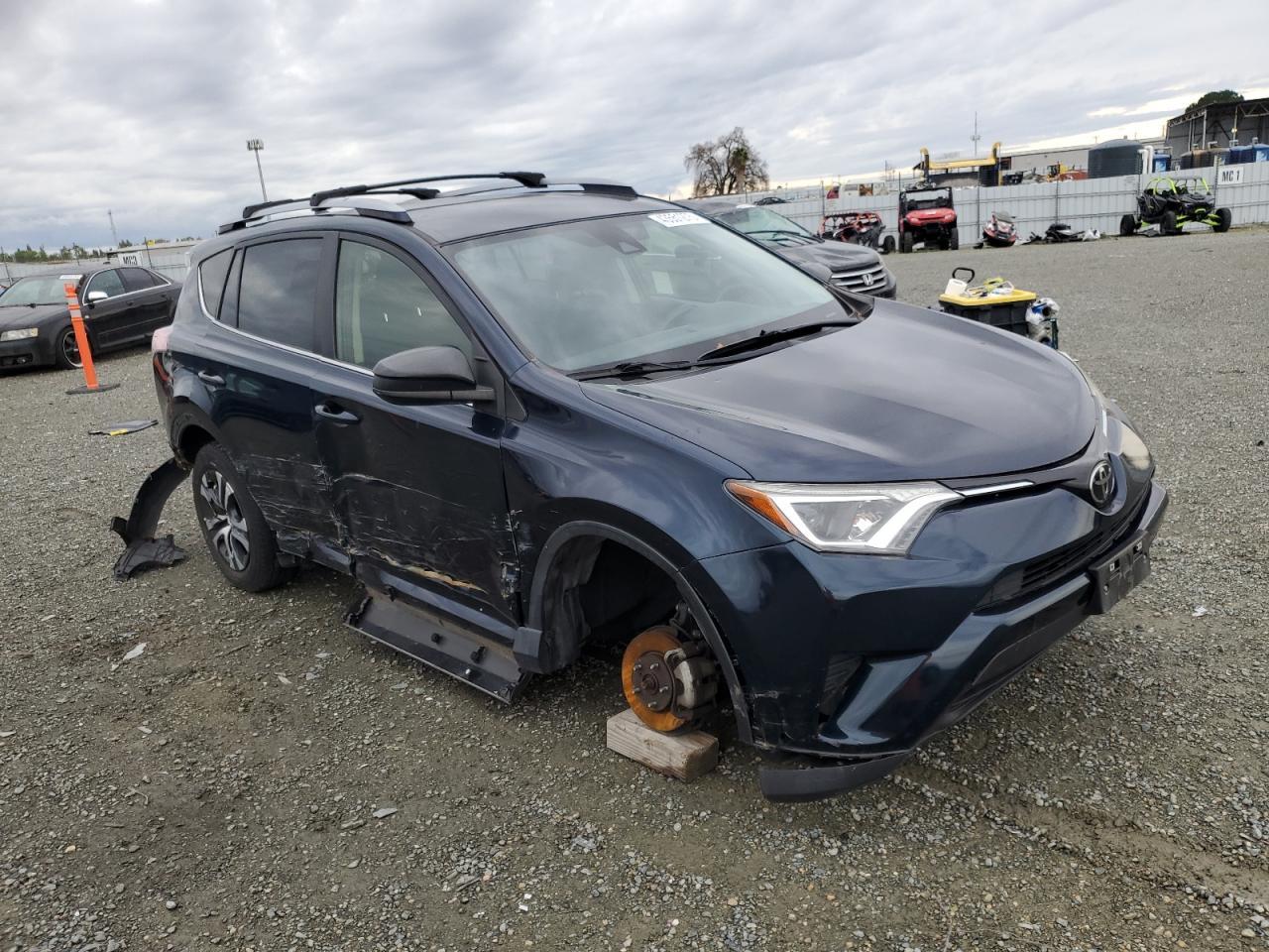2017 TOYOTA RAV4 LE - Image 4
