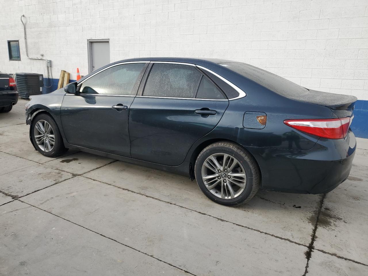 2017 TOYOTA CAMRY LE - Фото 2