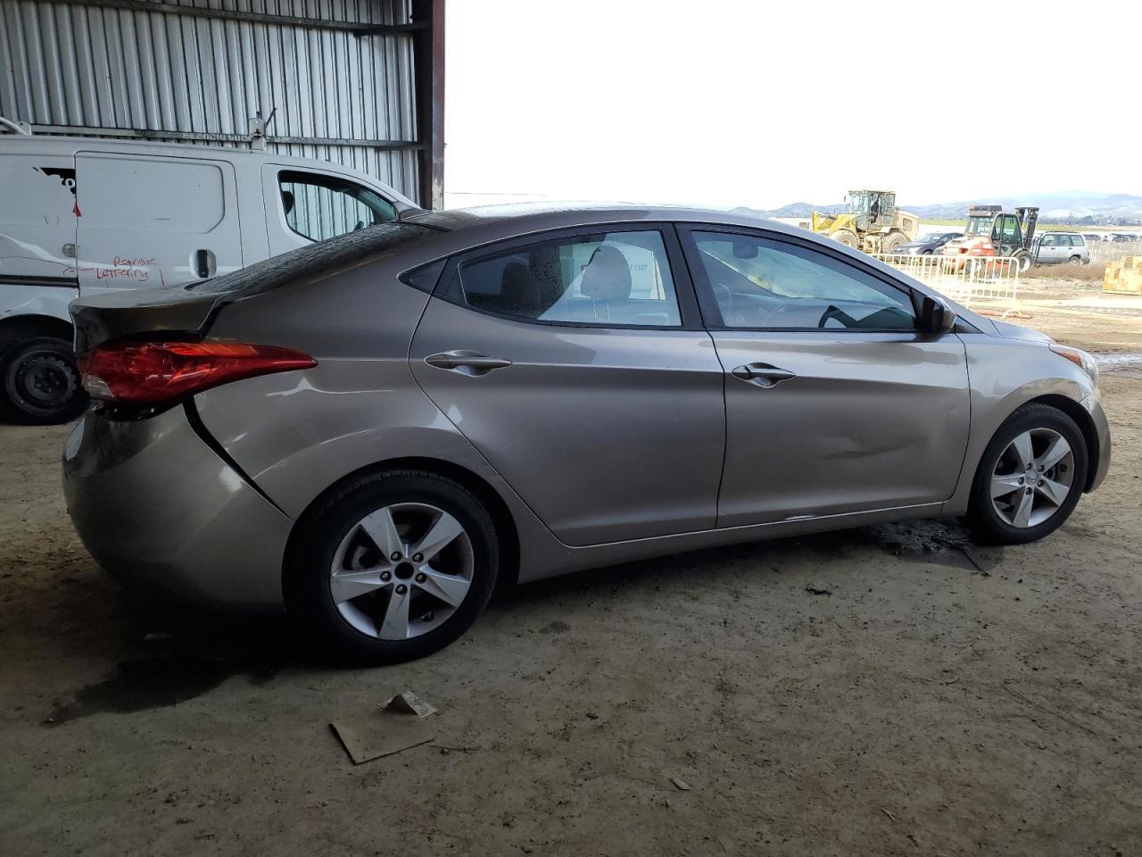2013 HYUNDAI ELANTRA GL - Image 3