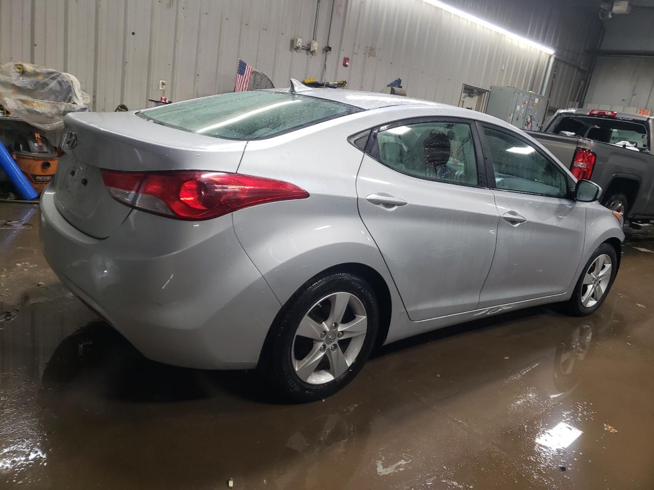 2013 HYUNDAI ELANTRA GL - Image 3