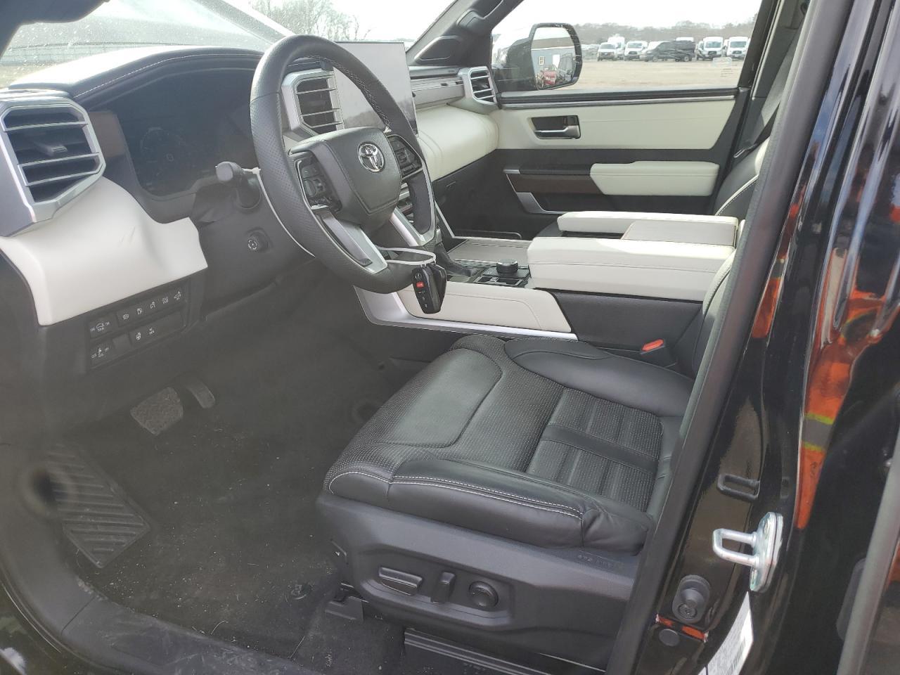 2023 TOYOTA SEQUOIA SR - Фото 7