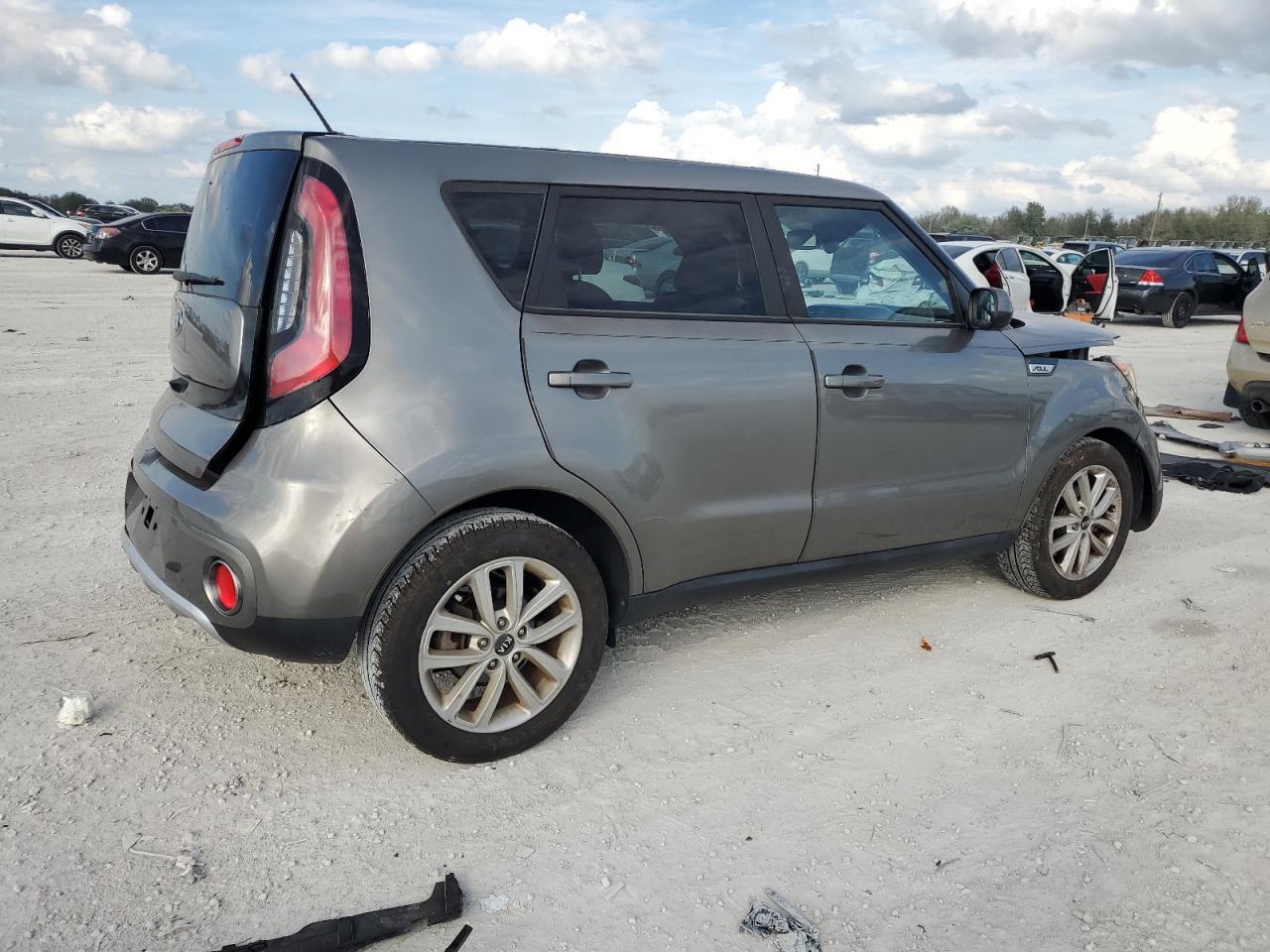 2017 KIA SOUL + - Фото 3