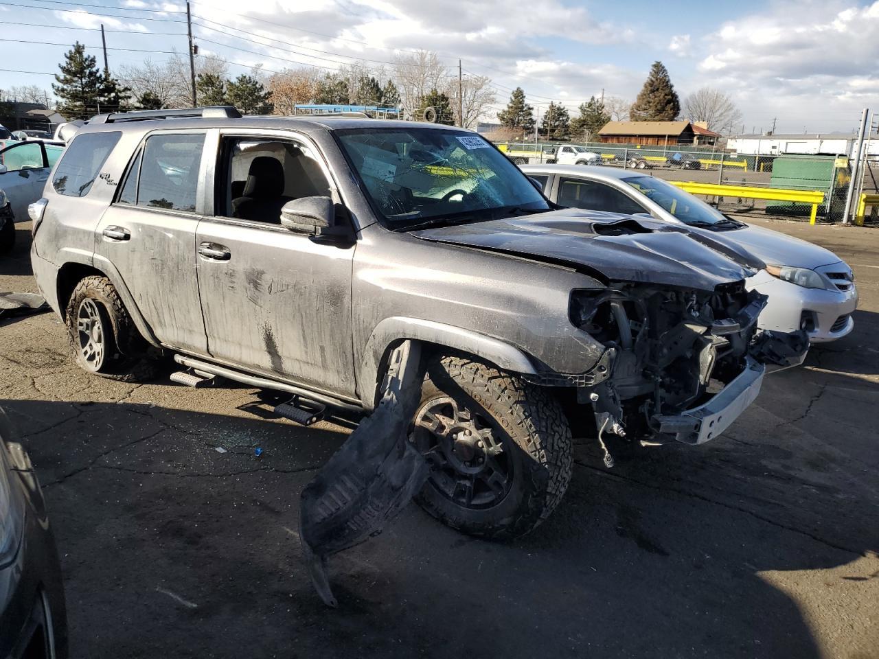 2019 TOYOTA 4RUNNER SR - Image 4