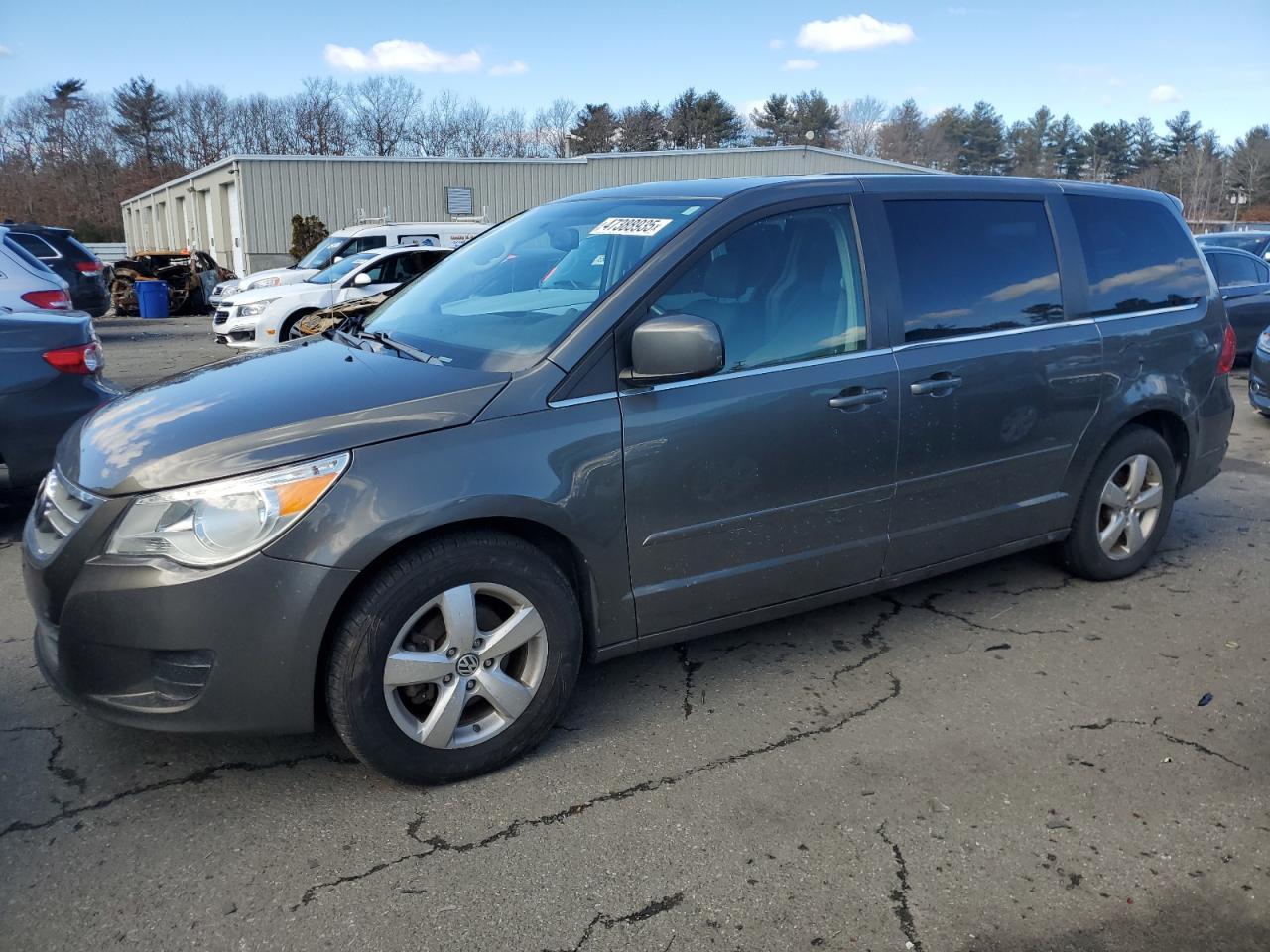 2010 VOLKSWAGEN ROUTAN SEL