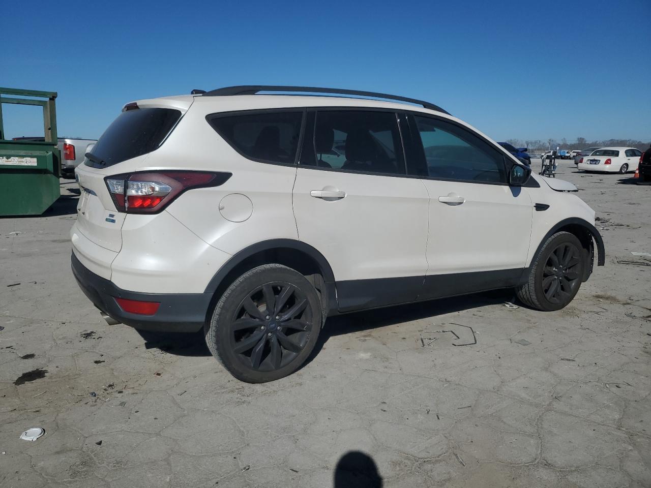 2017 FORD ESCAPE SE - Image 3