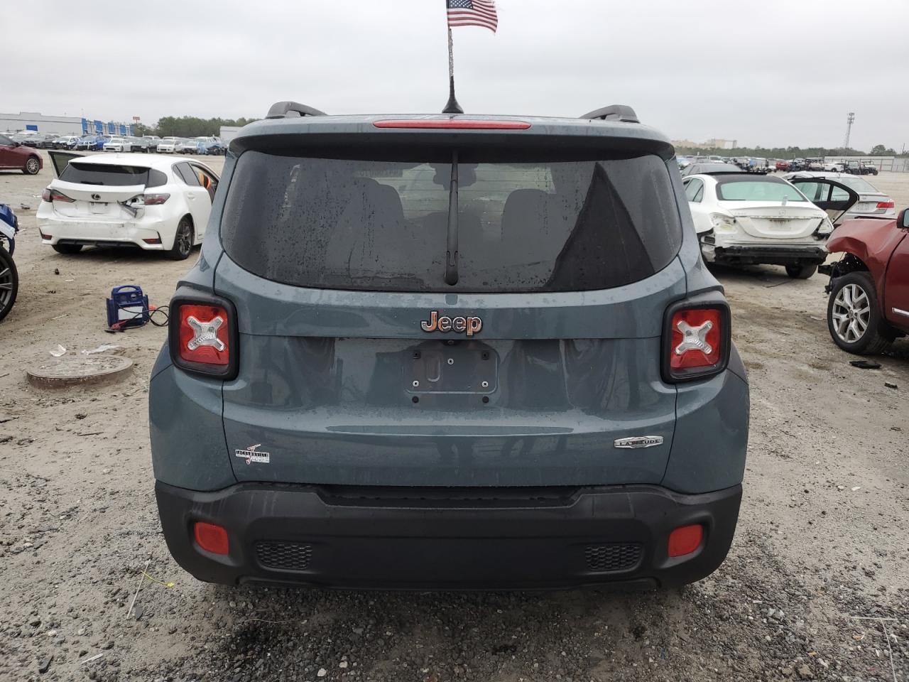 2017 JEEP RENEGADE L - Image 6