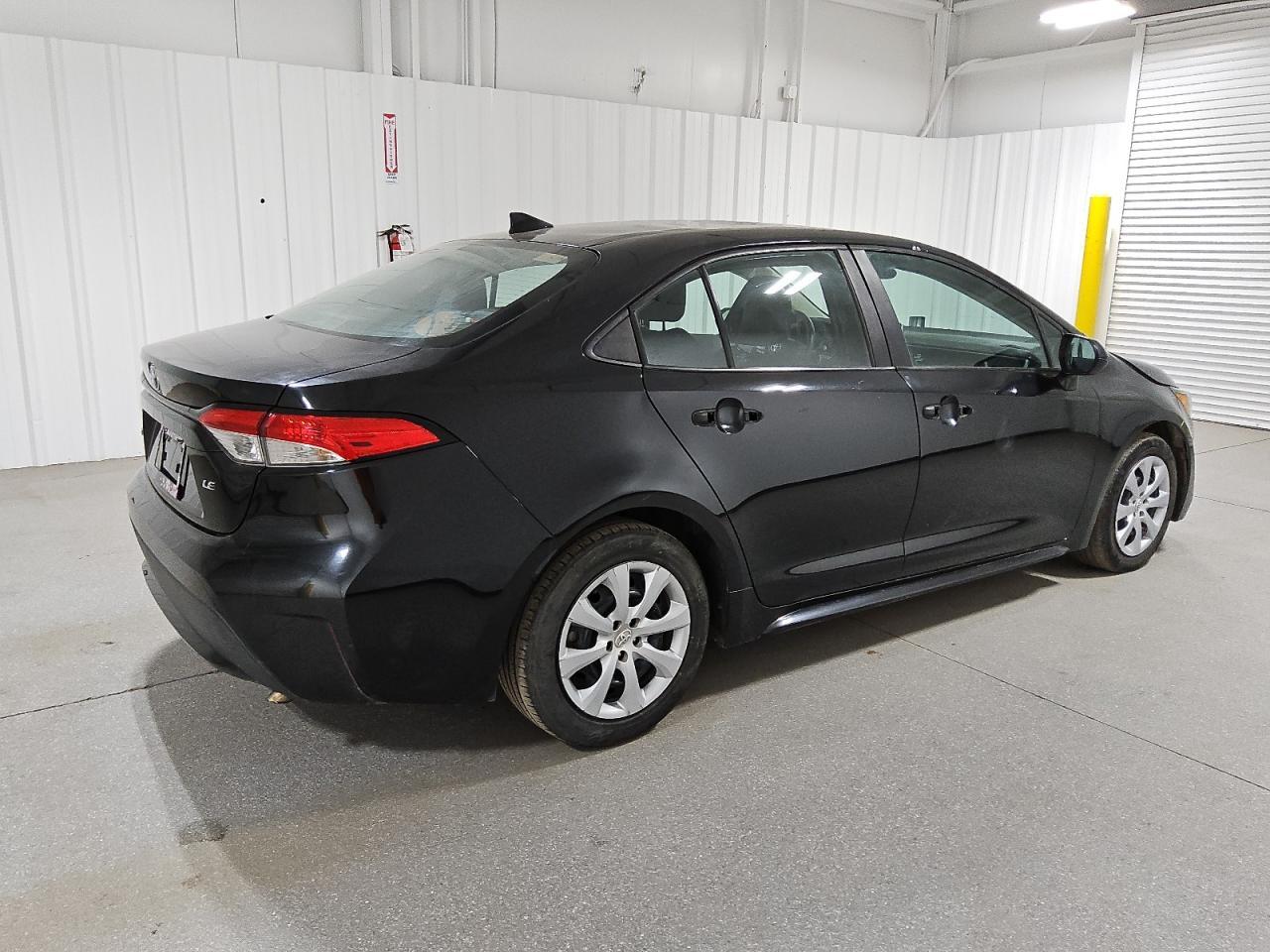 2021 TOYOTA COROLLA LE - Фото 3