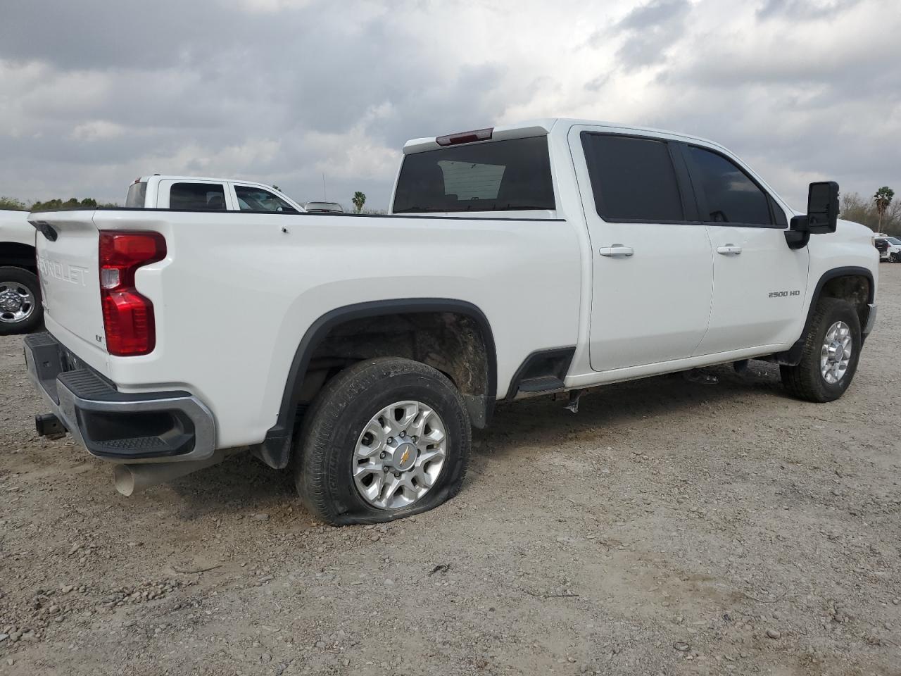 2023 CHEVROLET SILVERADO - Image 3