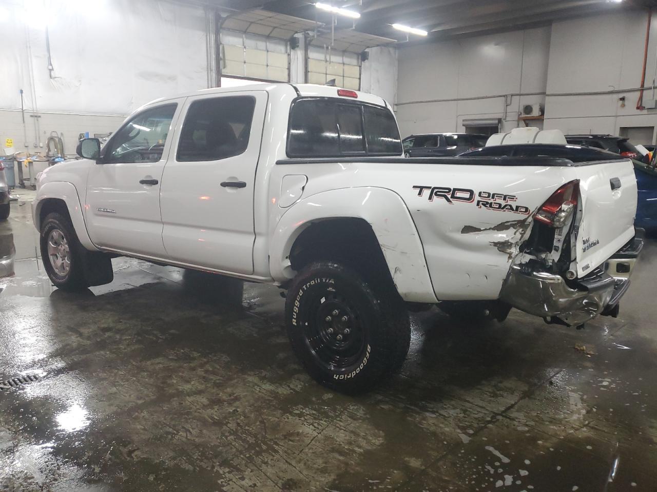 2014 TOYOTA TACOMA DOU - Фото 2