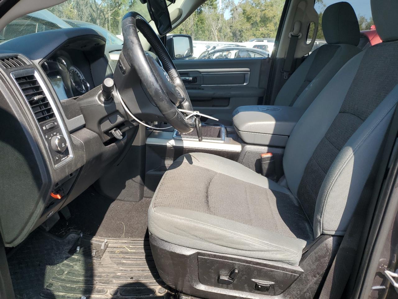 2014 RAM 1500 SLT - Image 7