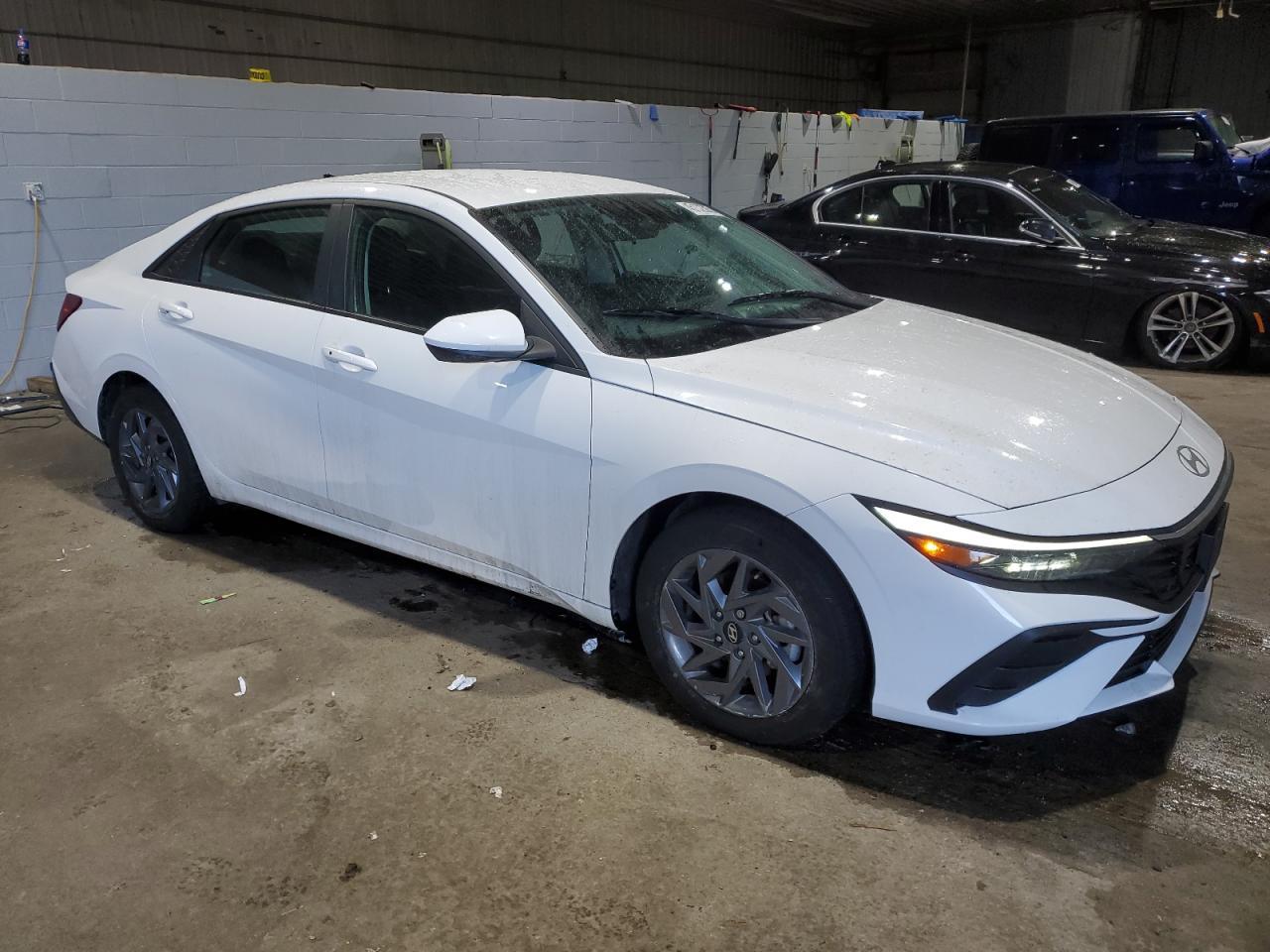 2024 HYUNDAI ELANTRA SE - Фото 4