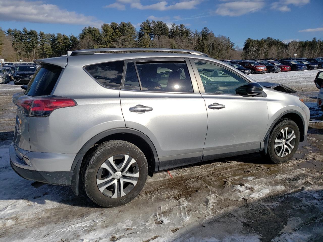 2018 TOYOTA RAV4 LE - Image 3