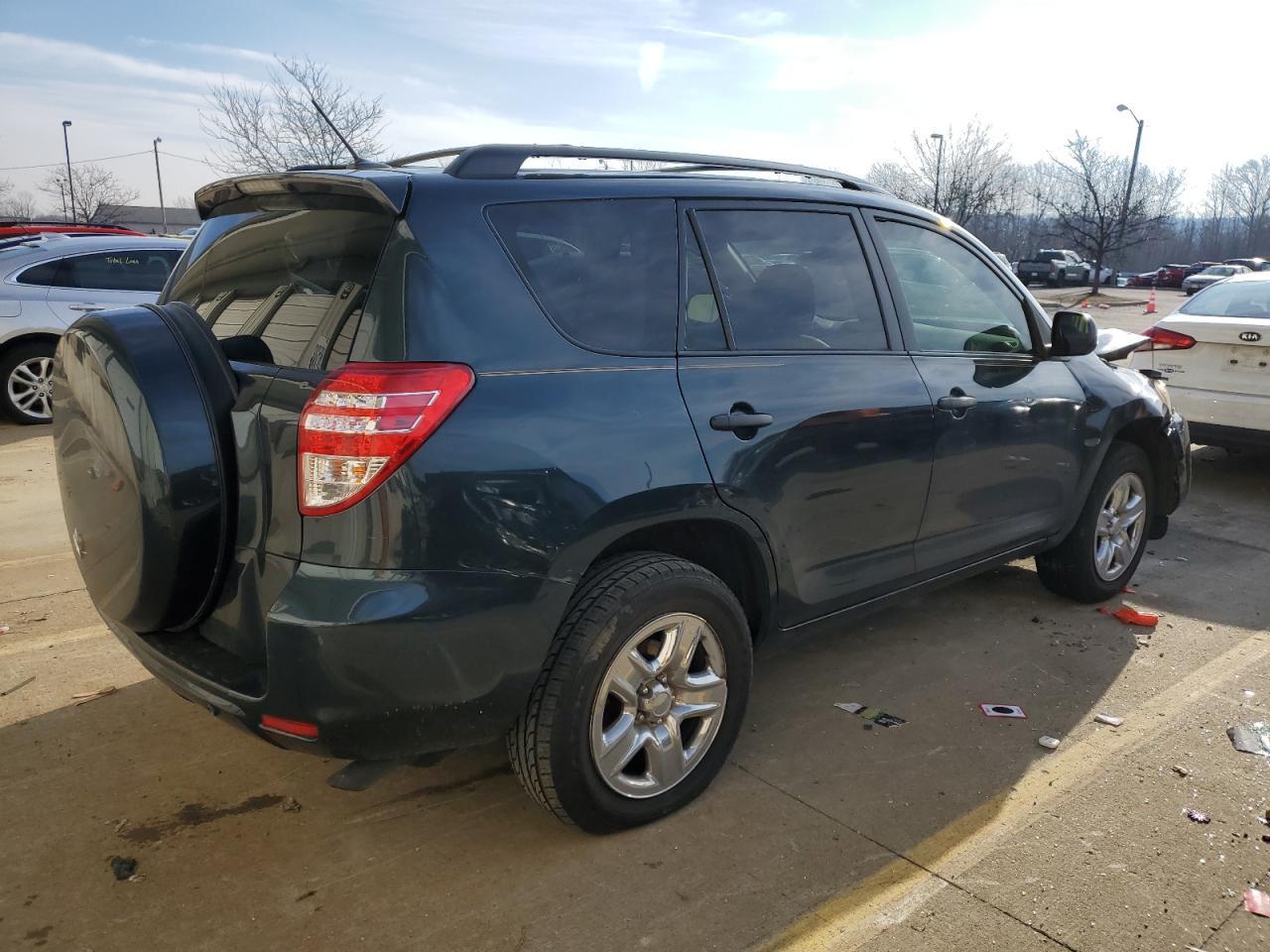 2011 TOYOTA RAV4 - Фото 3