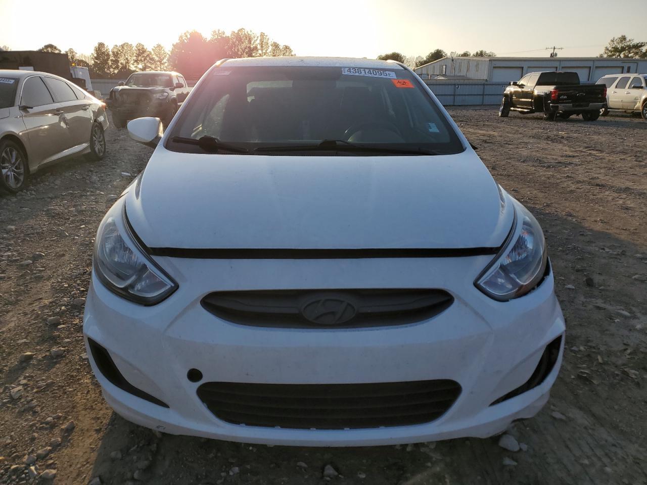 2017 HYUNDAI ACCENT SE - Image 5