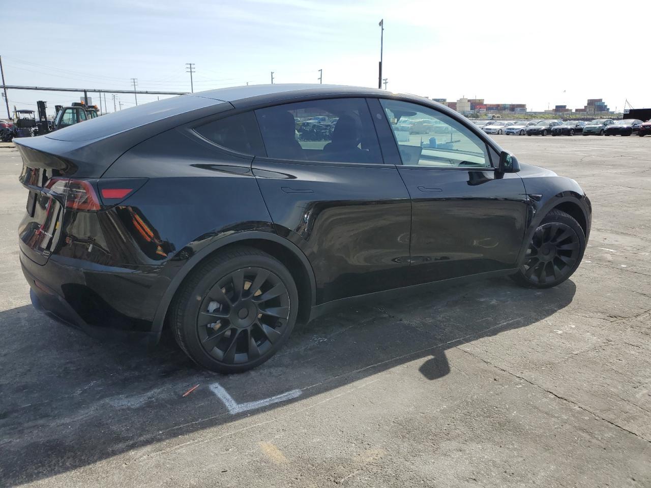 2023 TESLA MODEL Y - Фото 3