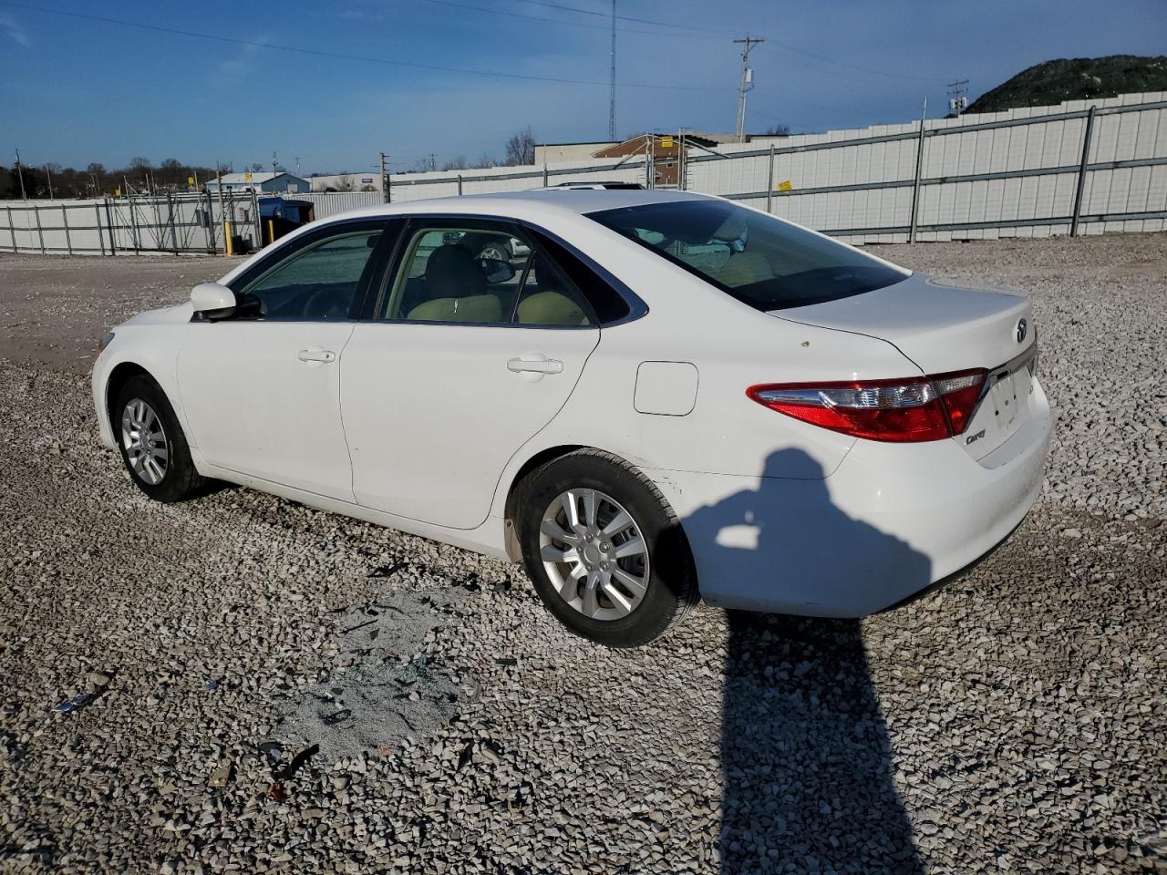 2016 TOYOTA CAMRY LE - Фото 2