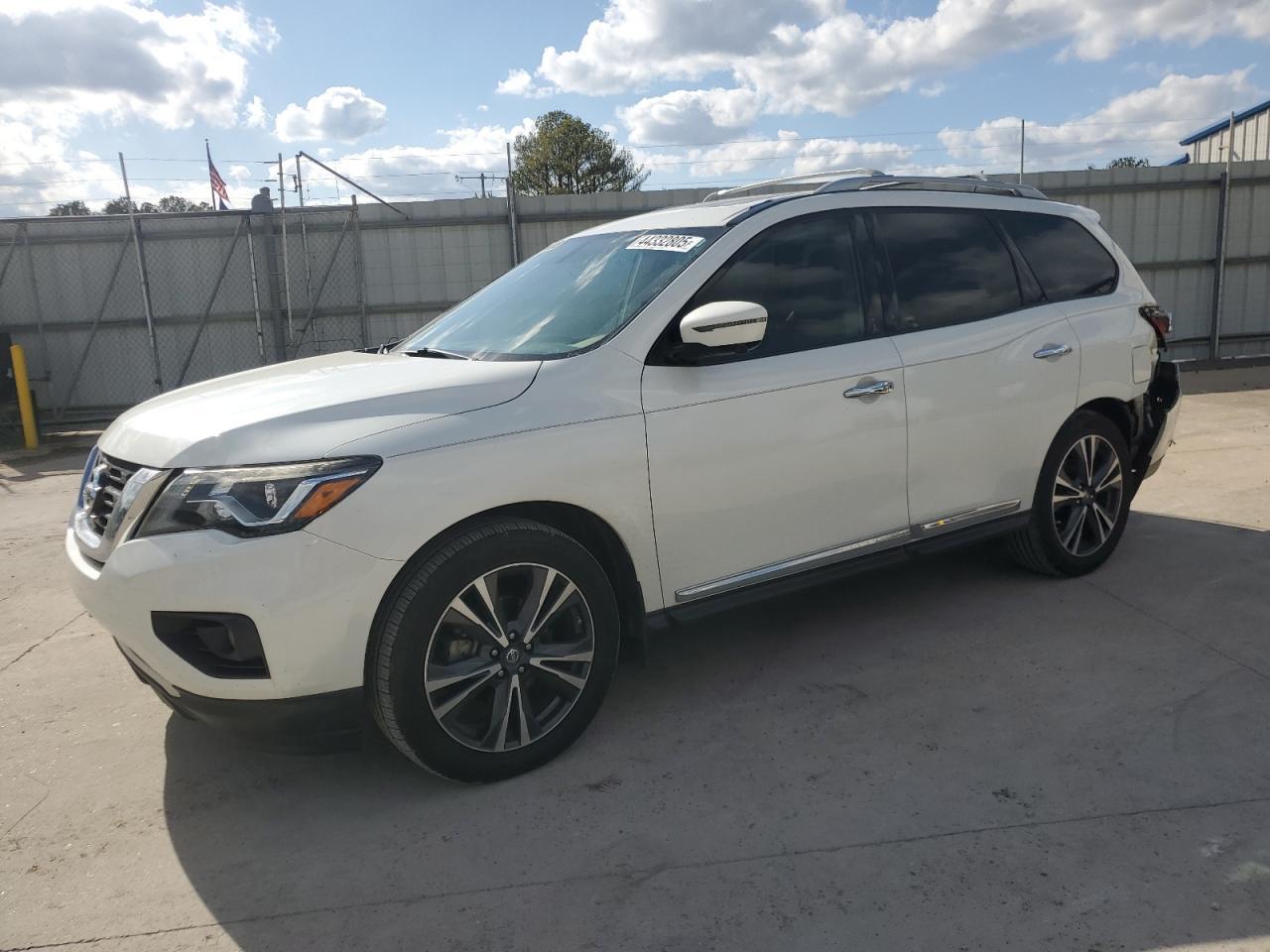 2017 NISSAN PATHFINDER