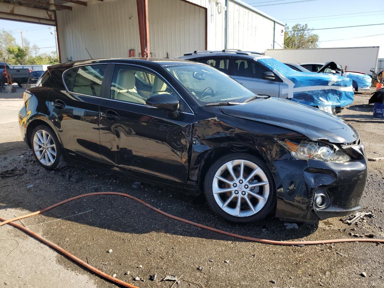 2011 LEXUS CT 200 - Фото 4