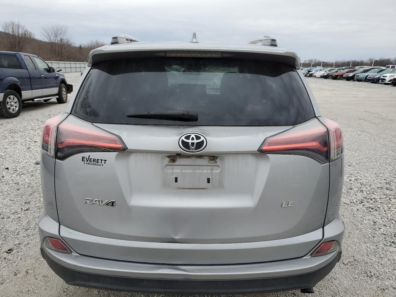 2017 TOYOTA RAV4 LE - Image 6