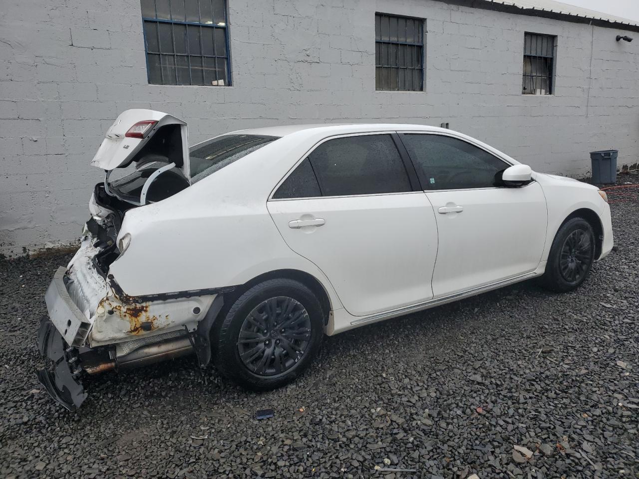 2013 TOYOTA CAMRY L - Фото 3