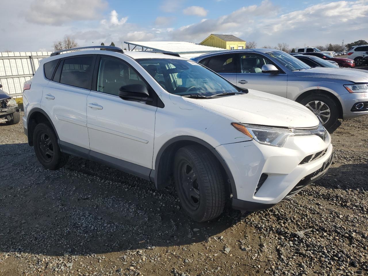 2017 TOYOTA RAV4 LE - Image 4