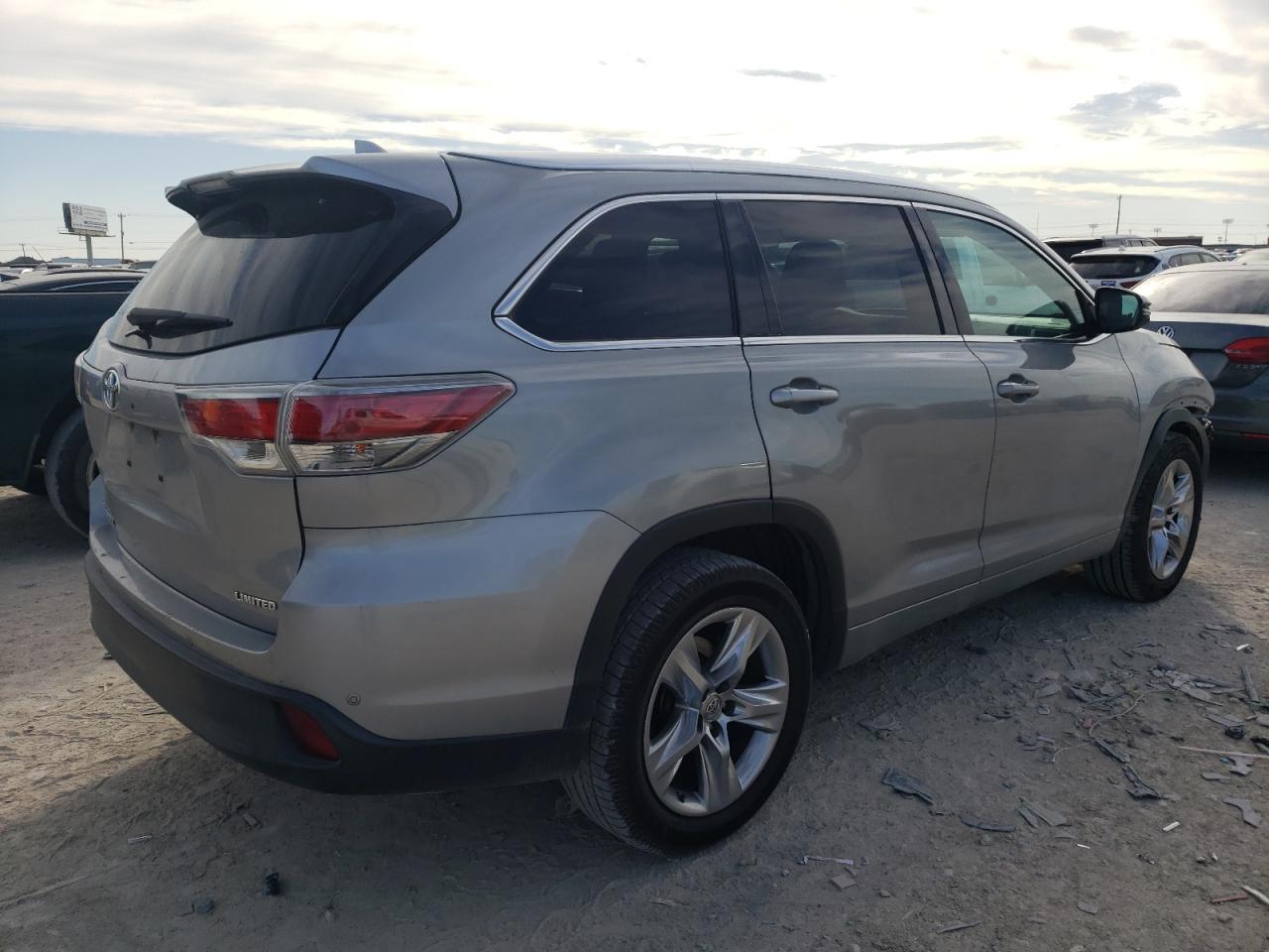 2015 TOYOTA HIGHLANDER - Фото 3