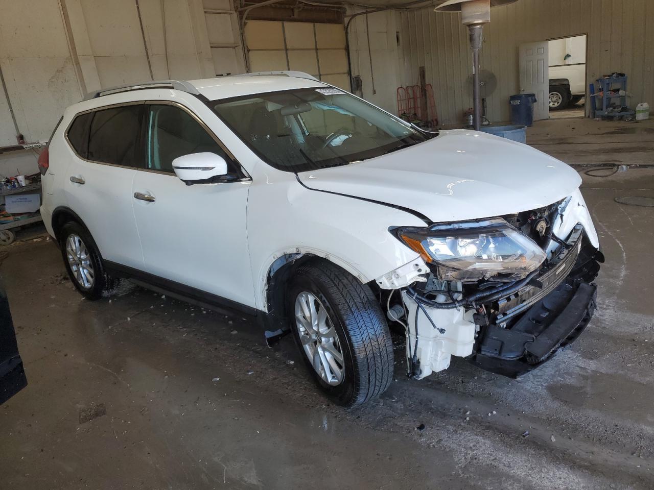 2017 NISSAN ROGUE SV - Фото 4