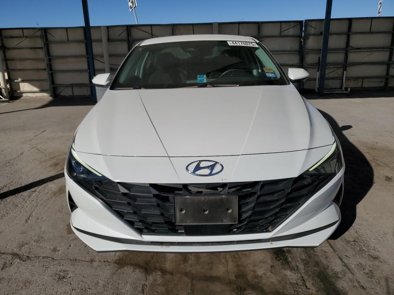2022 HYUNDAI ELANTRA SE - Image 5