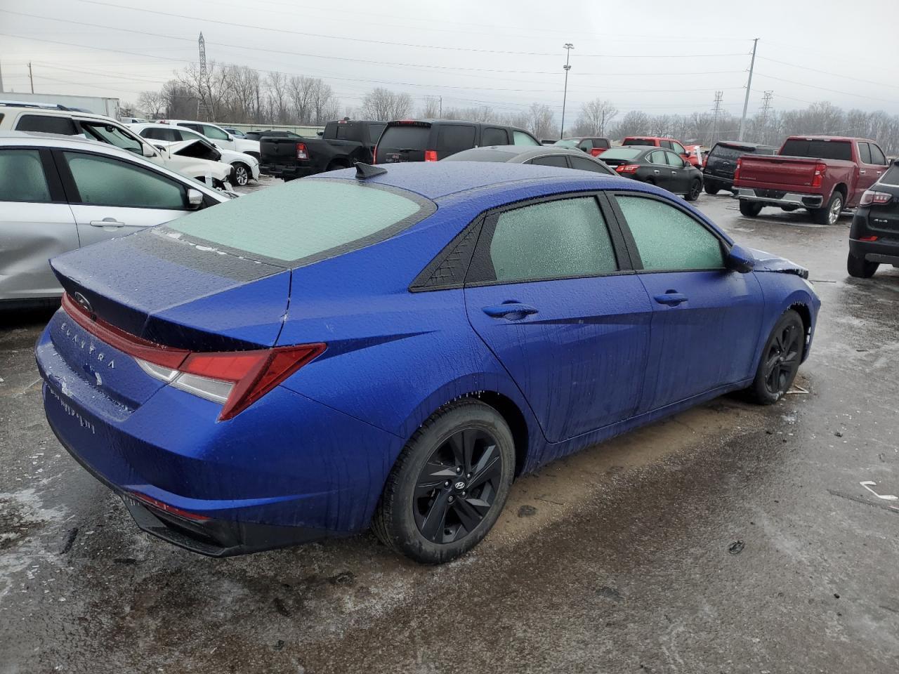 2022 HYUNDAI ELANTRA SE - Фото 3