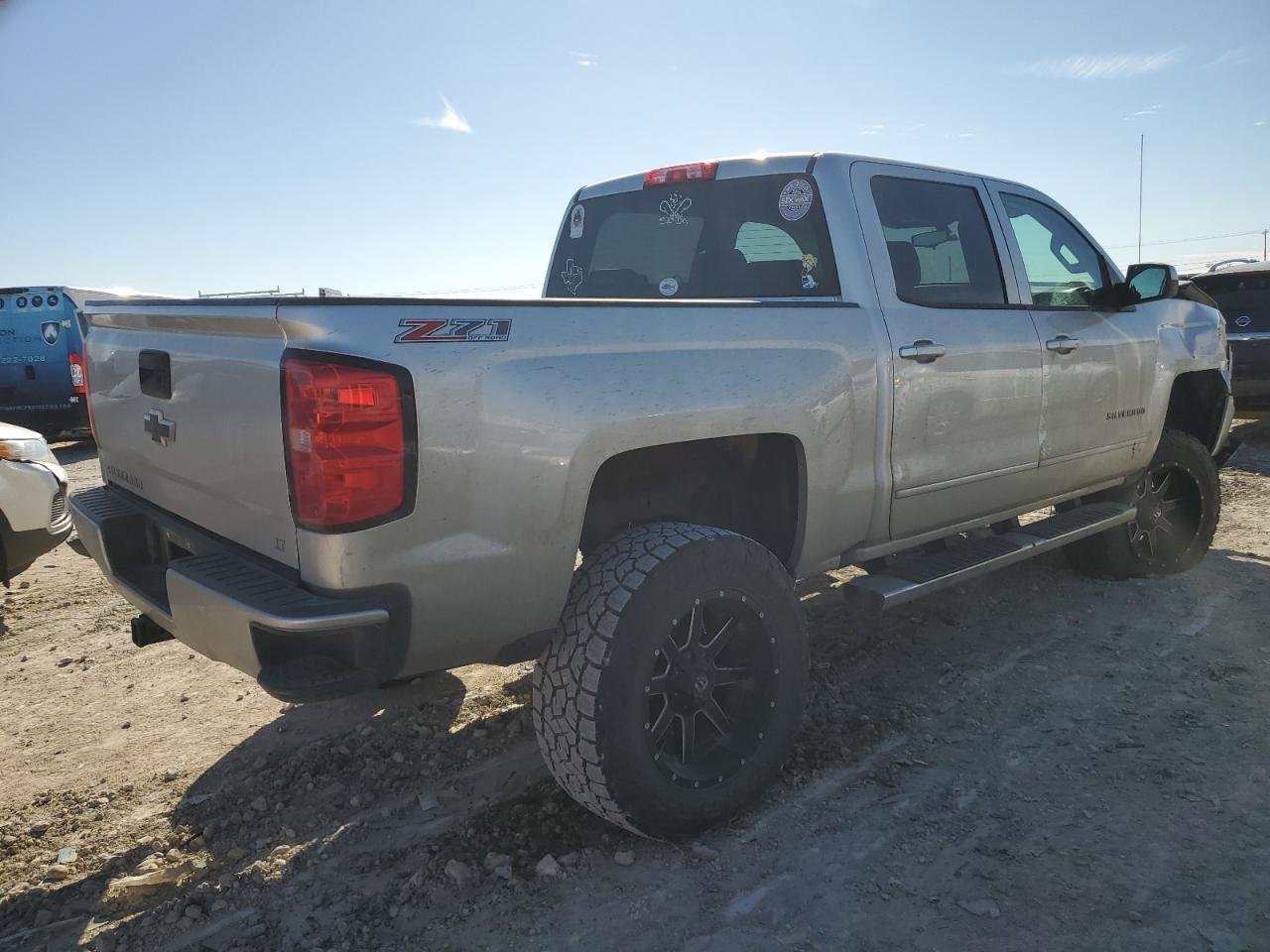 2017 CHEVROLET SILVERADO - Image 3